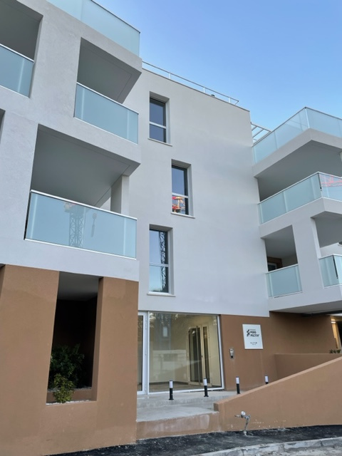 Nîmes appartement type 3 dernier étage dans résidence neuve