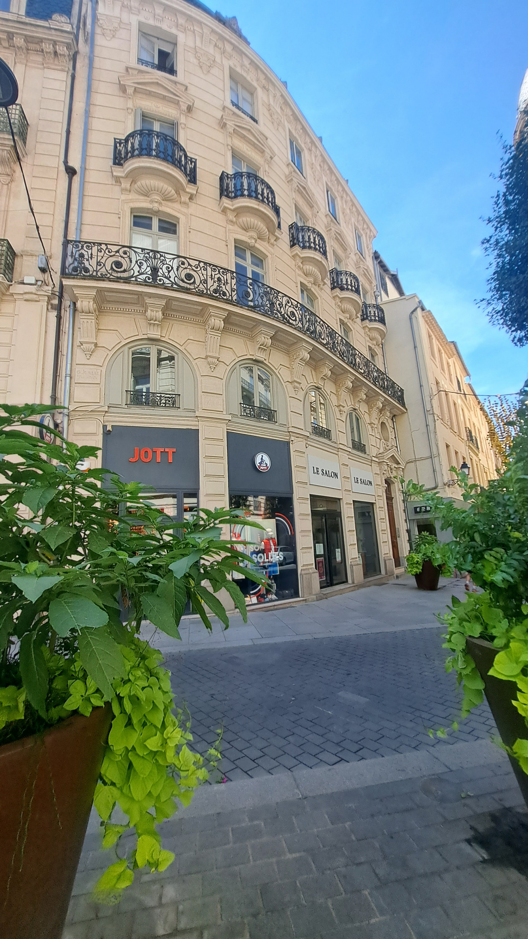A VENDRE, BEZIERS (34) COEUR DE VILLE   APPARTEMENT T2 BIS.