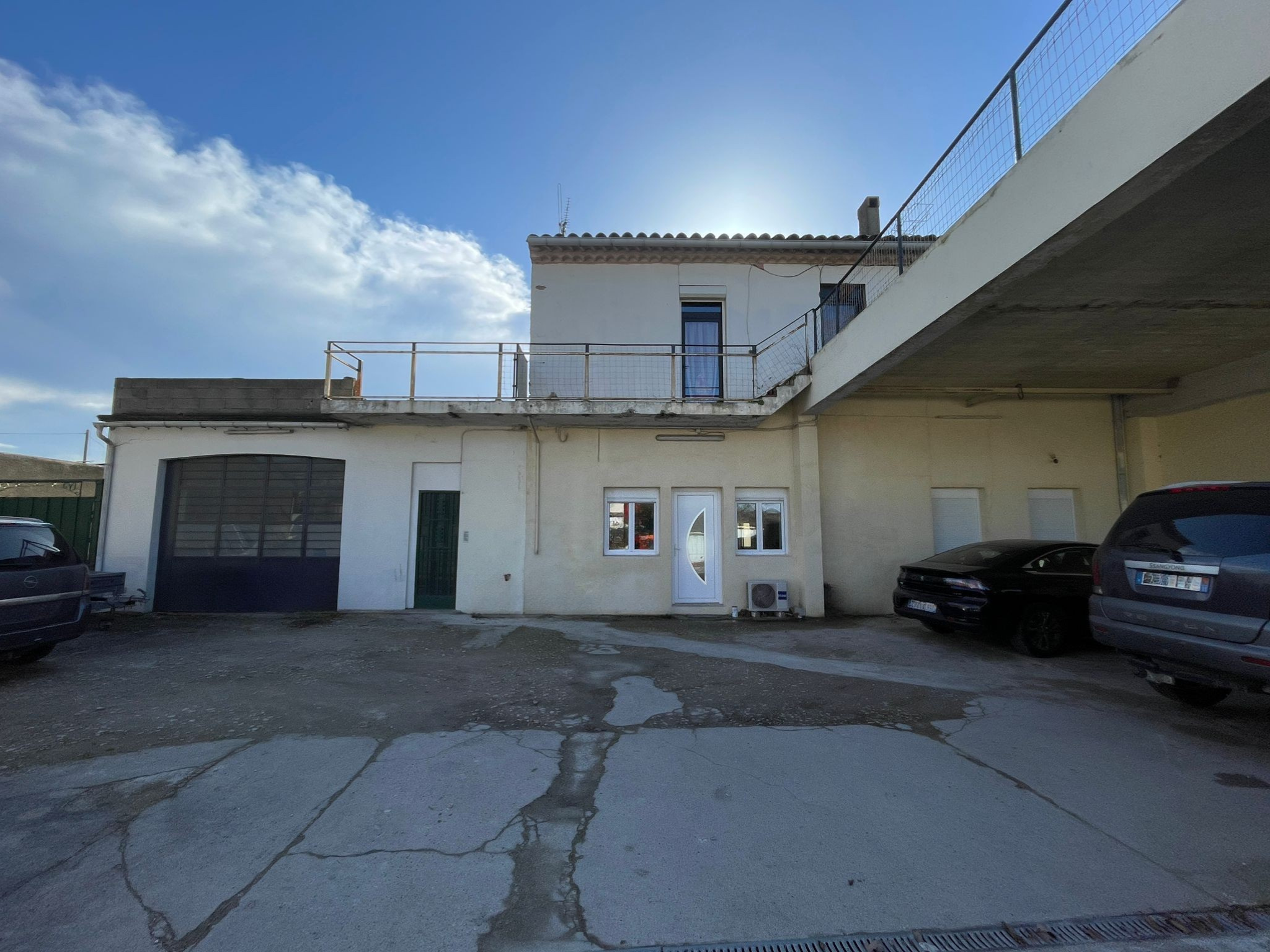 Grande maison avec jardin et piscine entièrement rénovée