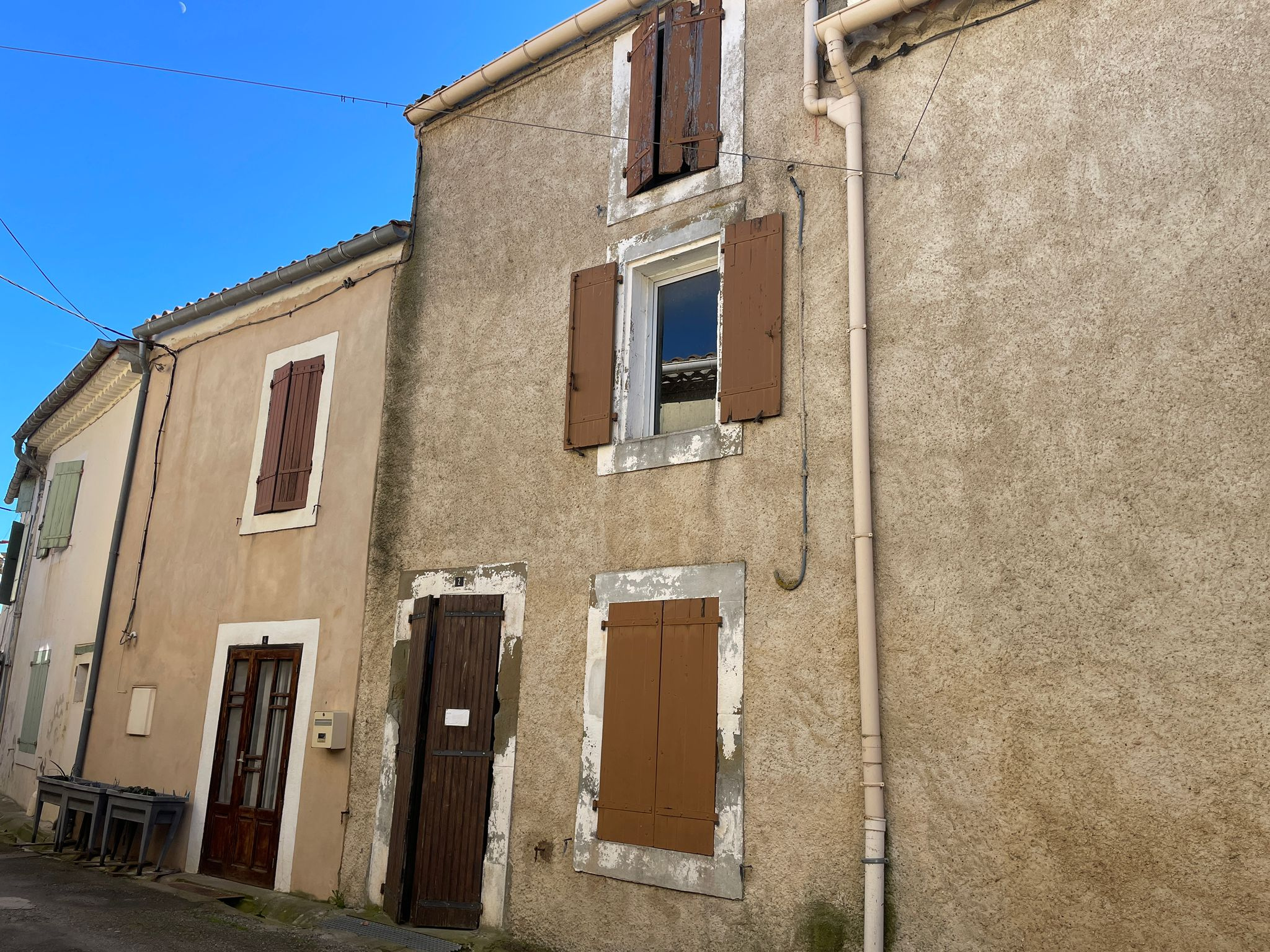 Maison de village à finir de rénover à Blomac