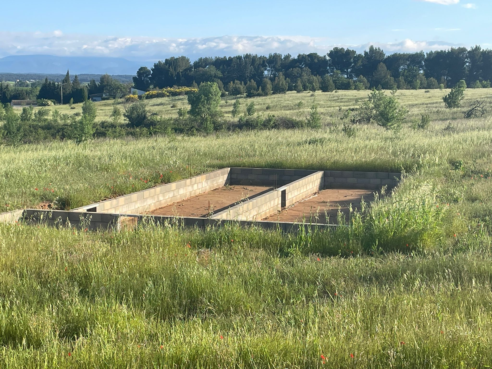 Terrain constructible de 3000m2 à Floure