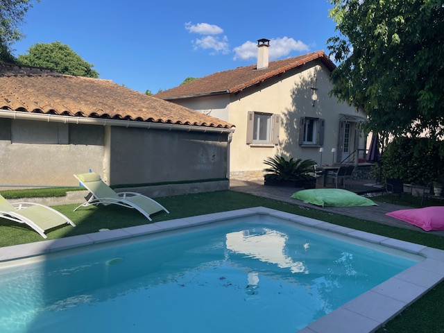 EXCLUSIVITE NIMES ROUTE D UZES MAISON DE VILLE TYPE 4 AVEC D