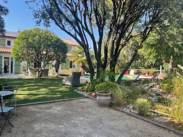 Poux village à l’est de Nîmes villa de charme de 233 m2  stu