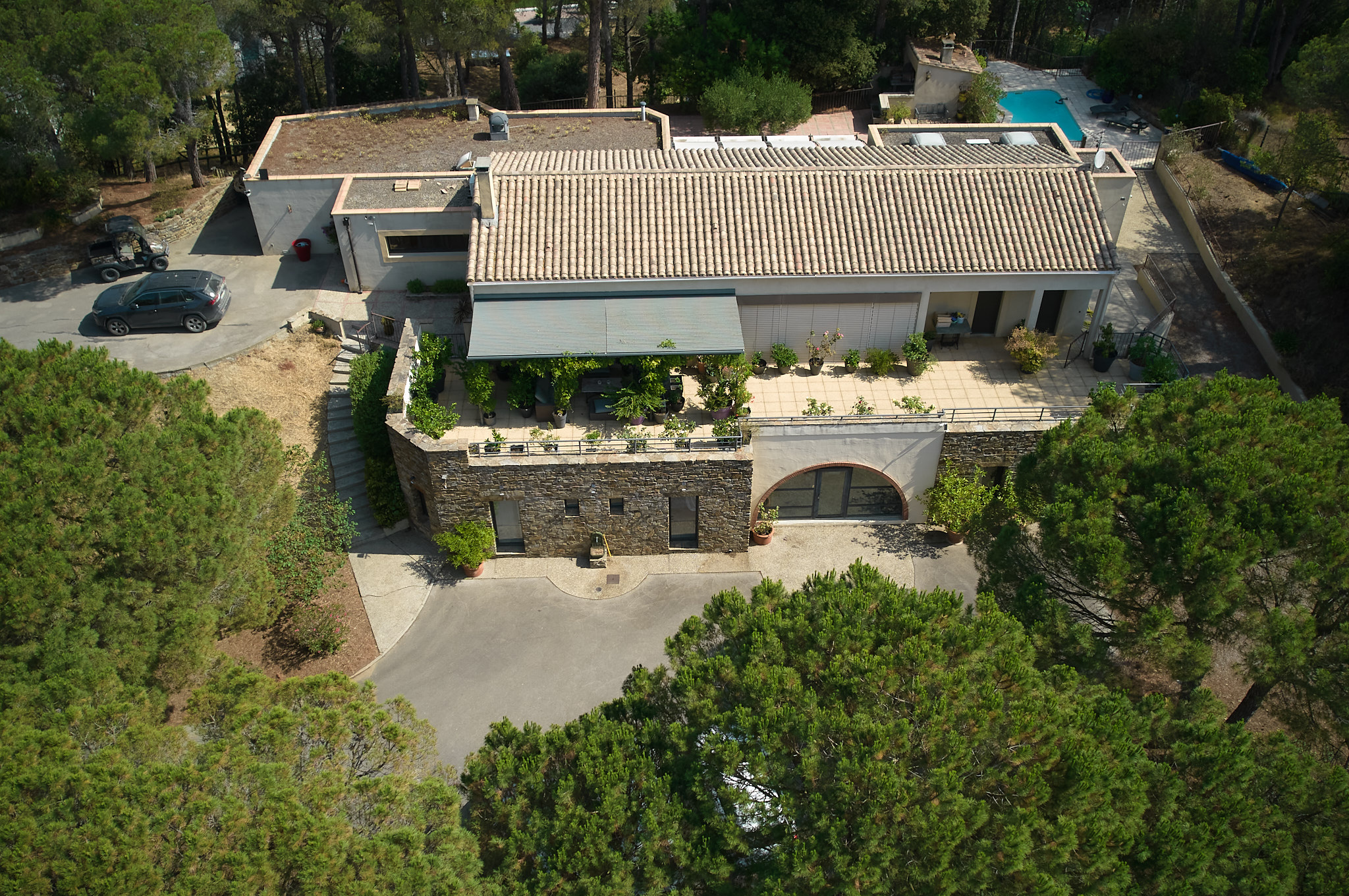 Propriété d’Exception avec Vue Panoramique et Piscine   Vill