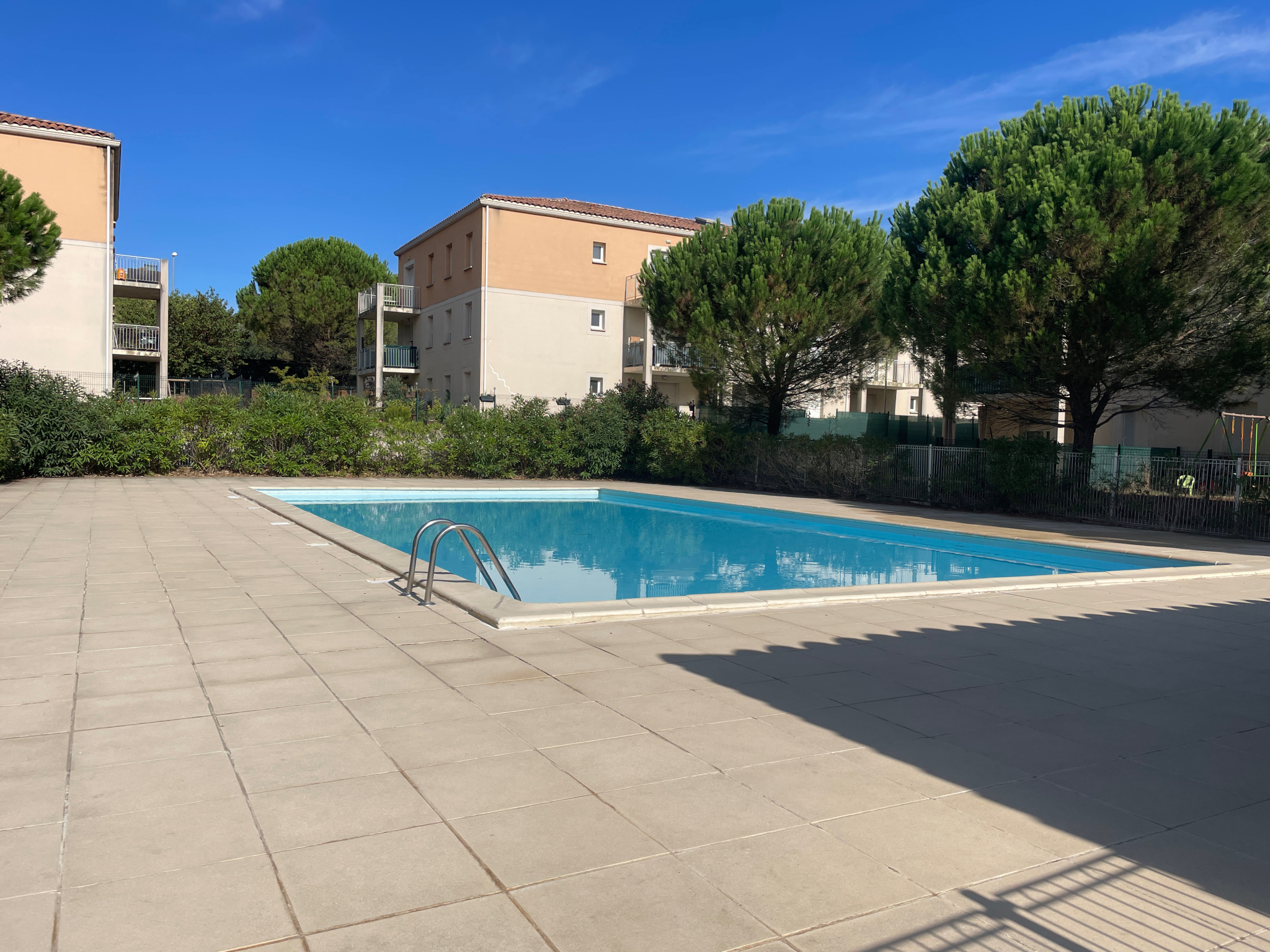 Appartement T2 avec jardin   Résidence avec piscine