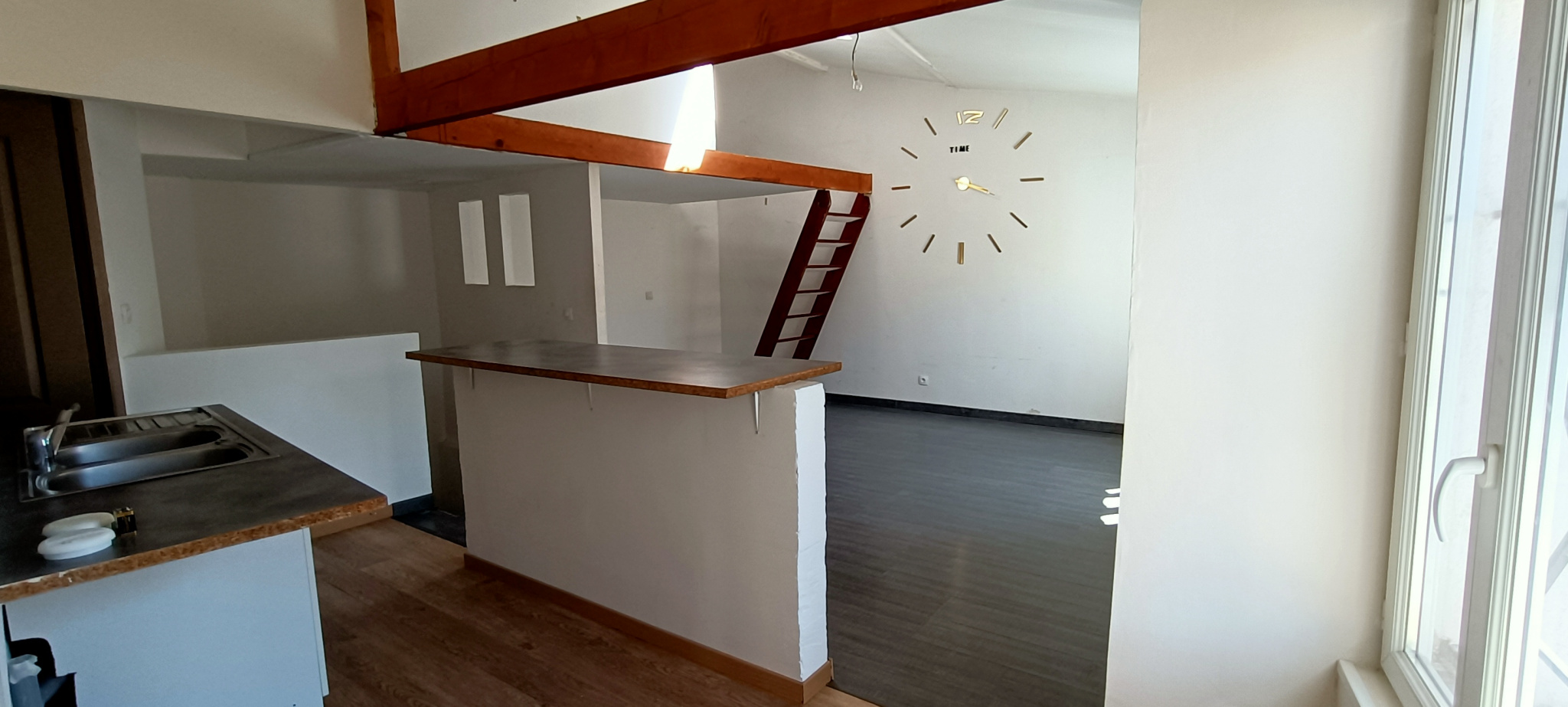 À LOUER   BEZIERS CENTRE VILLE – APPARTEMENT T3 ENTIÈREMENT