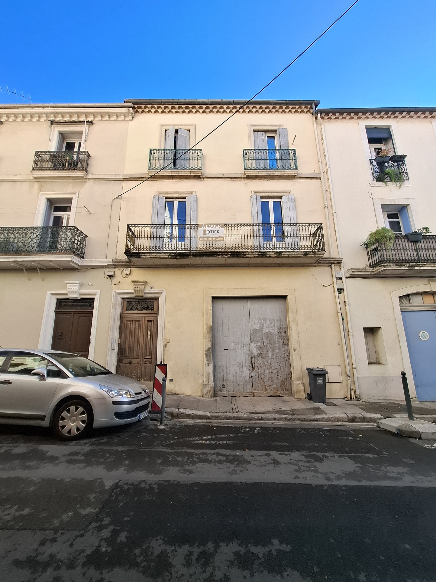 À LOUER   GRAND APPARTEMENT T3 DE 84 M2 AVEC BALCONS ET PATI