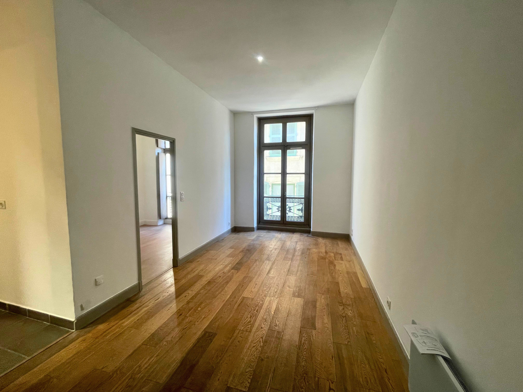 NÎMES   VICTOR HUGO / MAISON CARRÉE APPARTEMENT T3   56,66 m