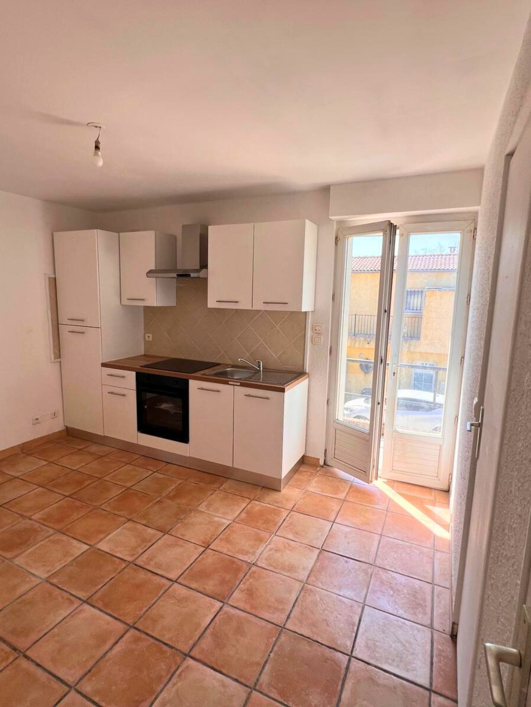 SAINT CHRISTOL LES ALES – P2 BIS DE 38M2 – 1 CHAMBRE – UN BA