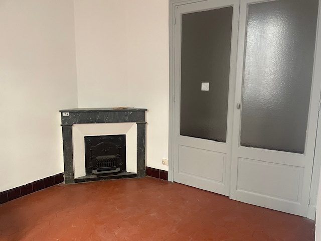 Nîmes Ecusson appartement type P1Bis au 1er étage à proximit