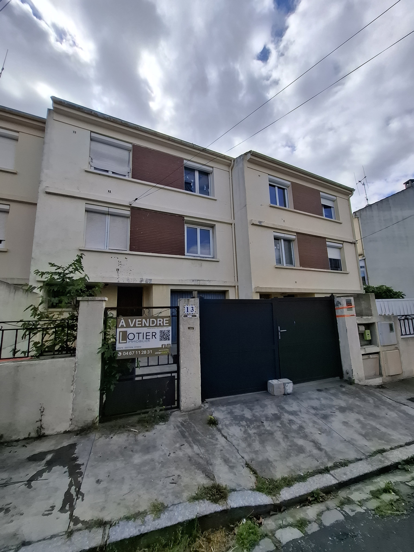 À VENDRE   MAISON AVEC JARDIN ET GARAGE   FORT POTENTIEL À R