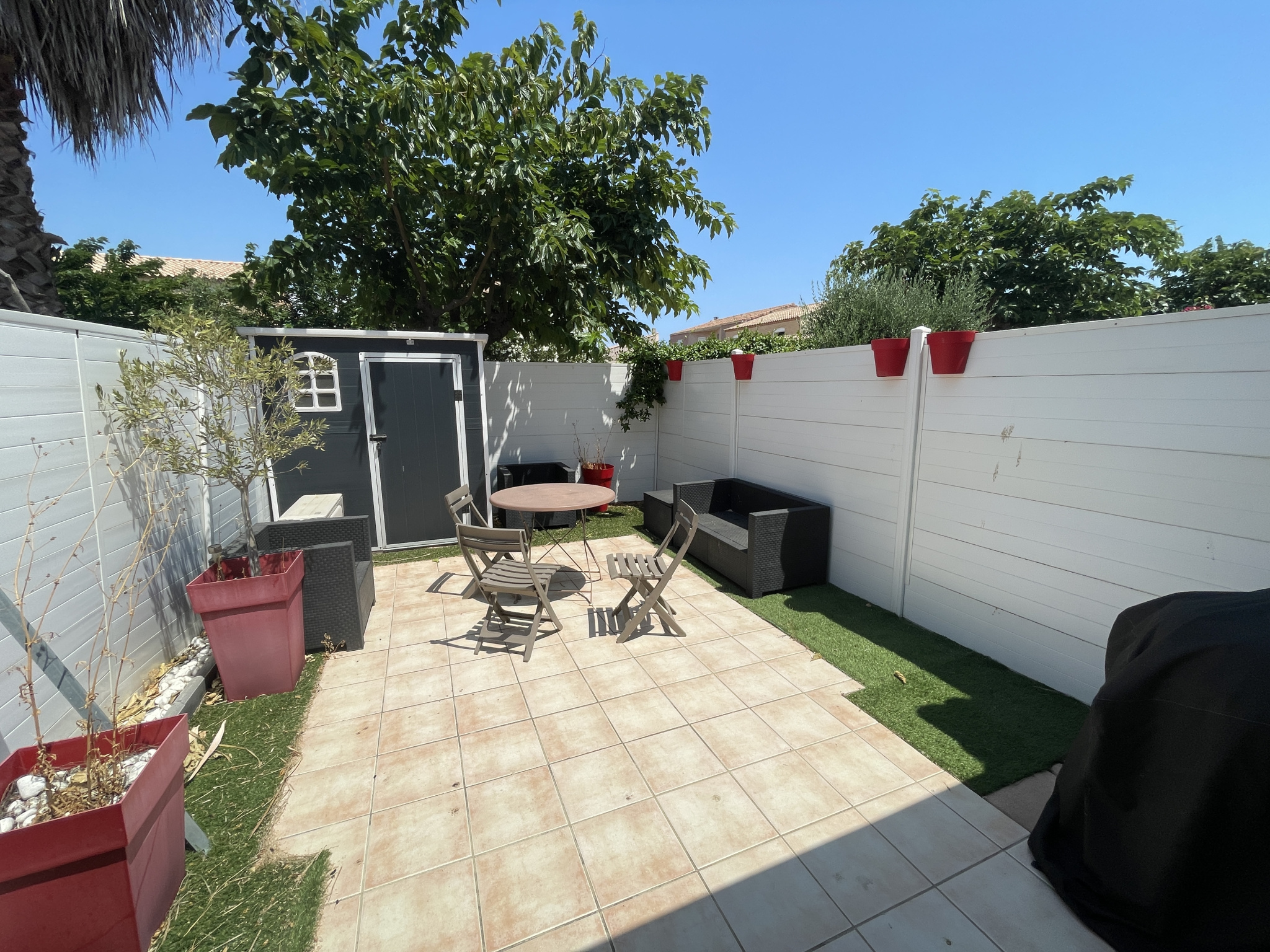 GRUISSAN   Maison 2 chambres avec jardin, véranda et parking