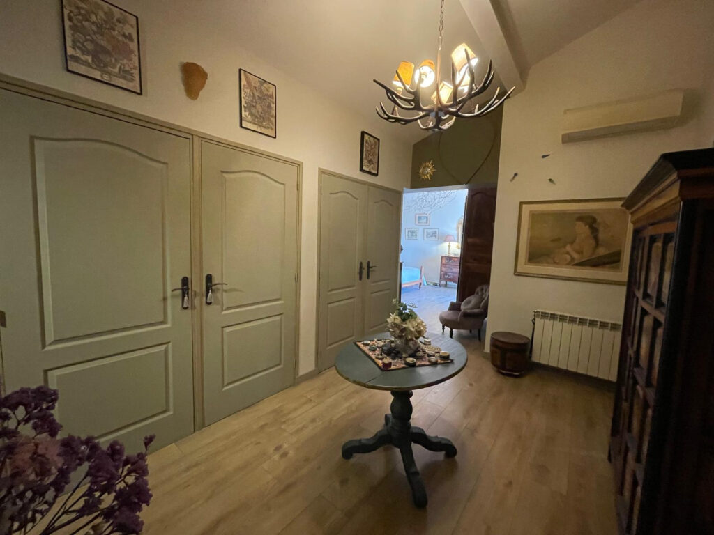 Propriété de charme avec installations équestres   220 m2 su