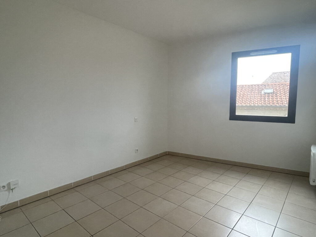 A LOUER, BEZIERS QUARTIER POLYGONE (34)   DANS RESIDENCE SEC