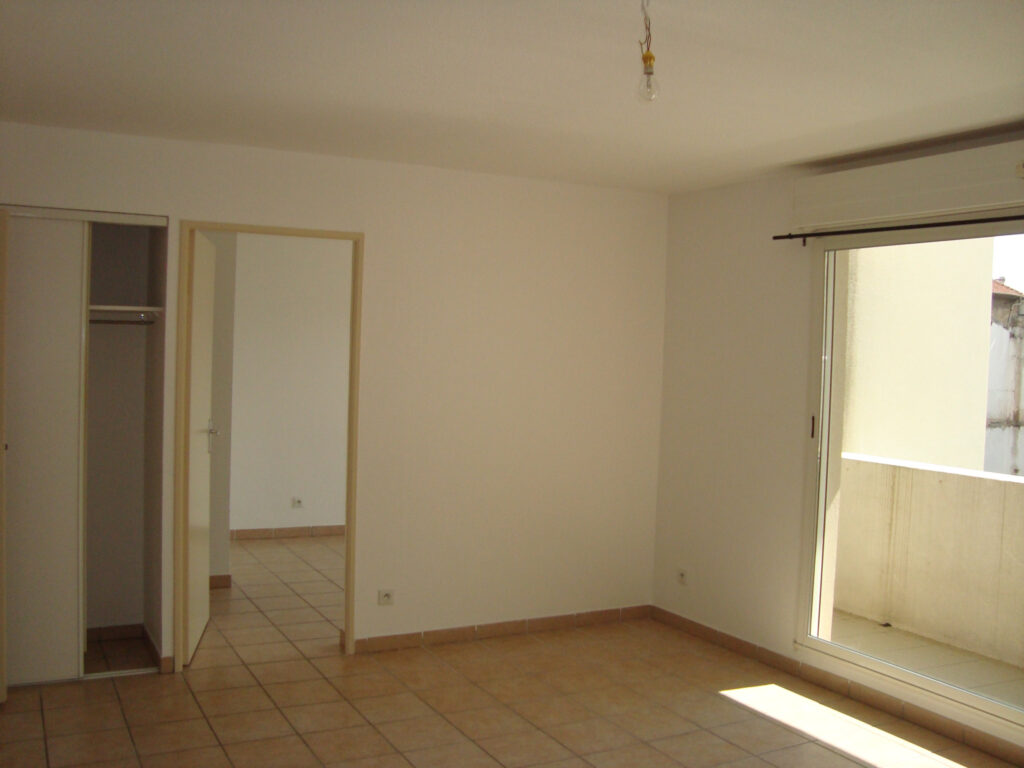 A VENDRE, BEZIERS QUARTIER POLYGONE (34)   DANS RESIDENCE SE