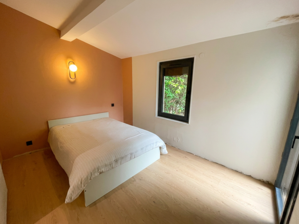 TRÈBES   Maison 3 faces, 3 chambres, suite parentale, jardin