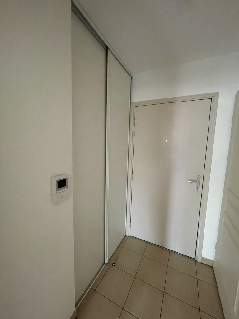 A LOUER, BEZIERS QUARTIER POLYGONE (34)   DANS RESIDENCE SEC