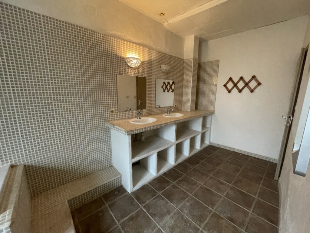Maison 122 m2 avec garage 72 m2 et terrasse sans vis-à-vis