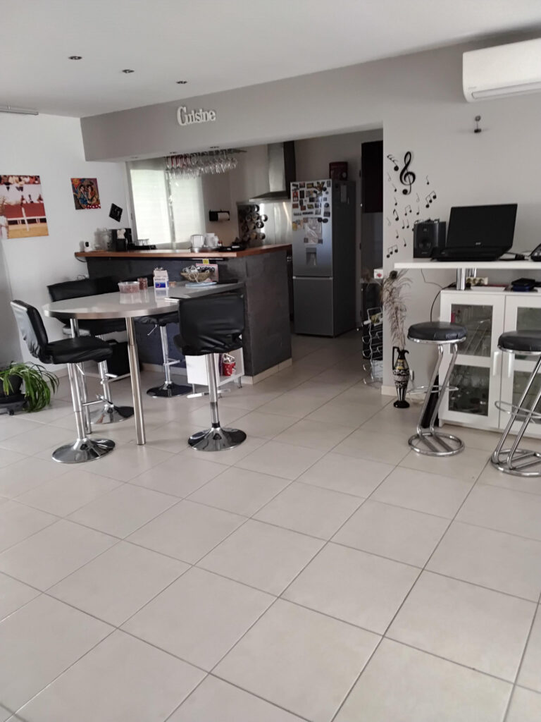 Clarensac dans la vaunage entre Nîmes et Montpellier maison