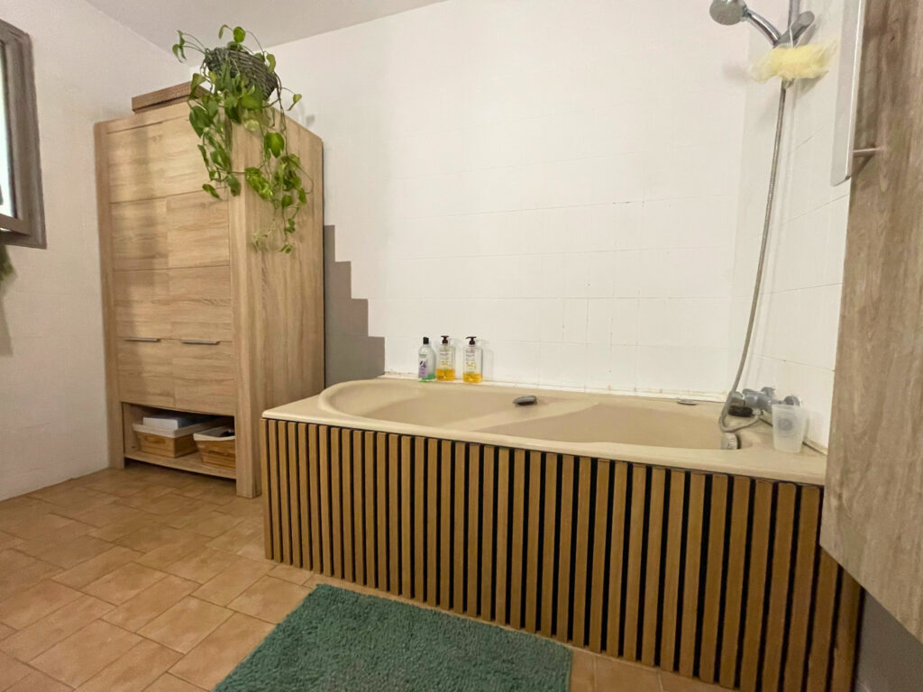 BELLEGARDE   Villa familiale avec vue dégagée, piscine, dépe