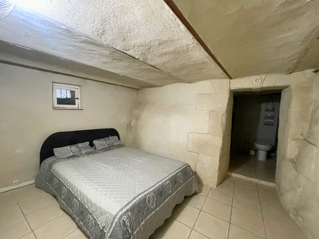 NÎMES   QUARTIER ROUTE D&rsquo;UZES – MAISON TYPE 5 AVEC MAGNIFIQU