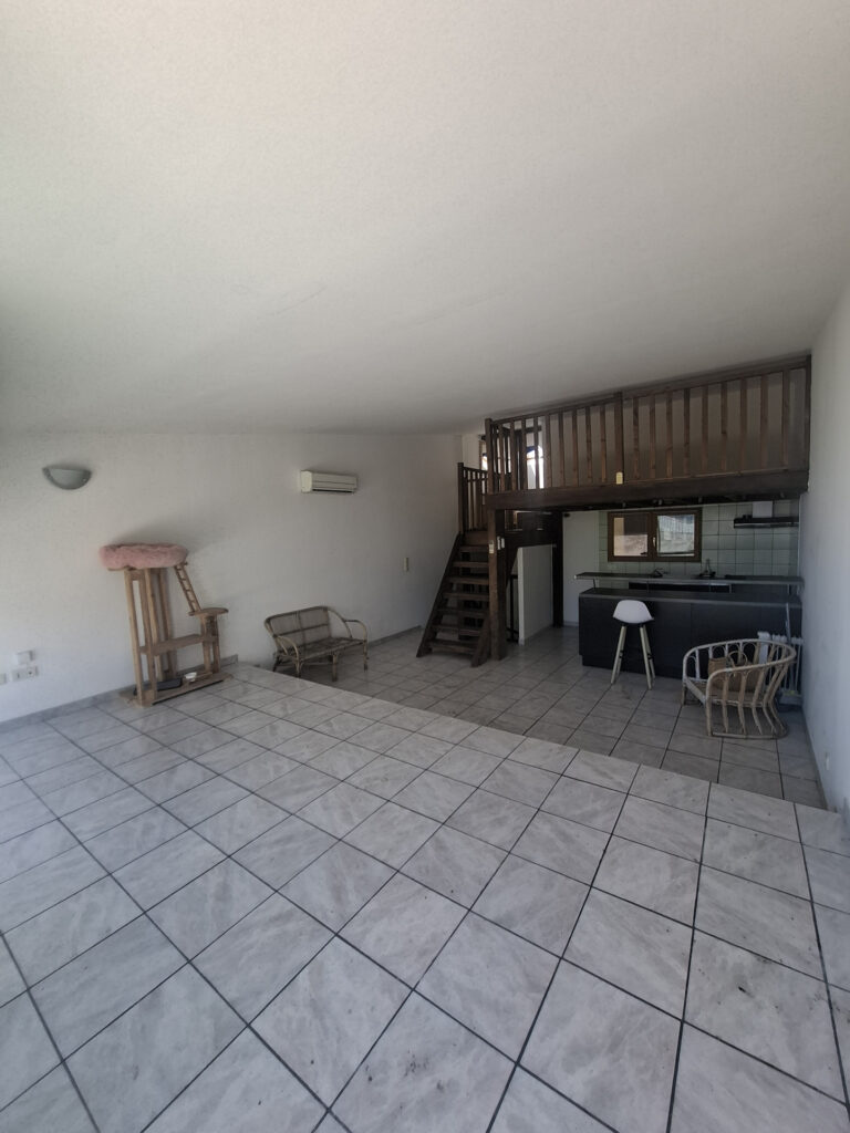 À VENDRE   APPARTEMENT T2 BIS AVEC TERRASSE   DERNIER ÉTAGE,
