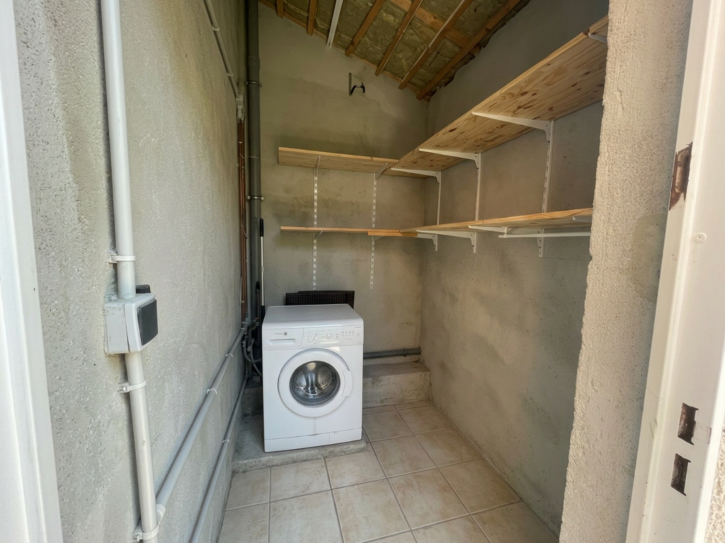 GRUISSAN   Maison 2 chambres avec jardin, véranda et parking