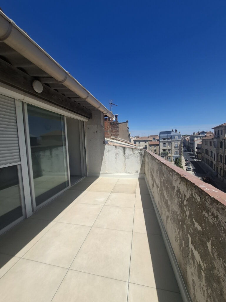 À VENDRE   APPARTEMENT T2 BIS AVEC TERRASSE   DERNIER ÉTAGE,