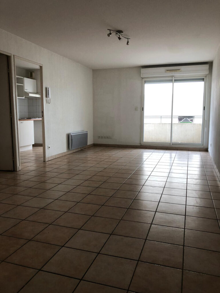 À VENDRE   APPARTEMENT T3 AVEC BALCON ET BOX   RÉSIDENCE AMA