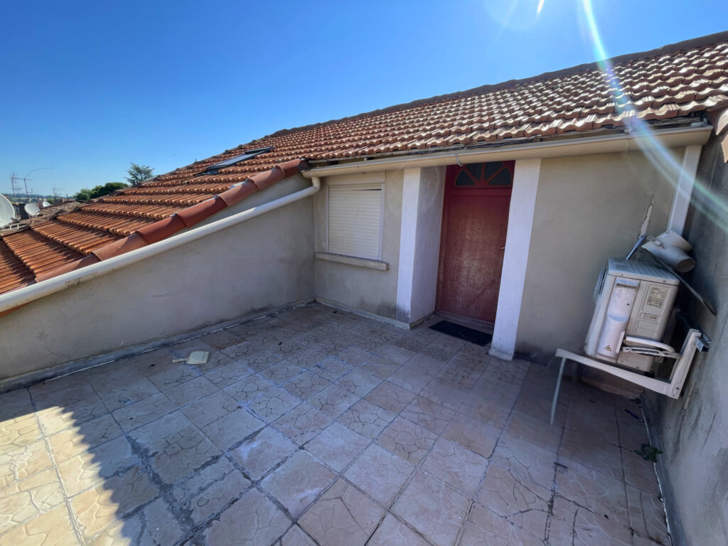À VENDRE   APPARTEMENT P3 BIS – 52,98M2 CARREZ – 81,42 M2 SU