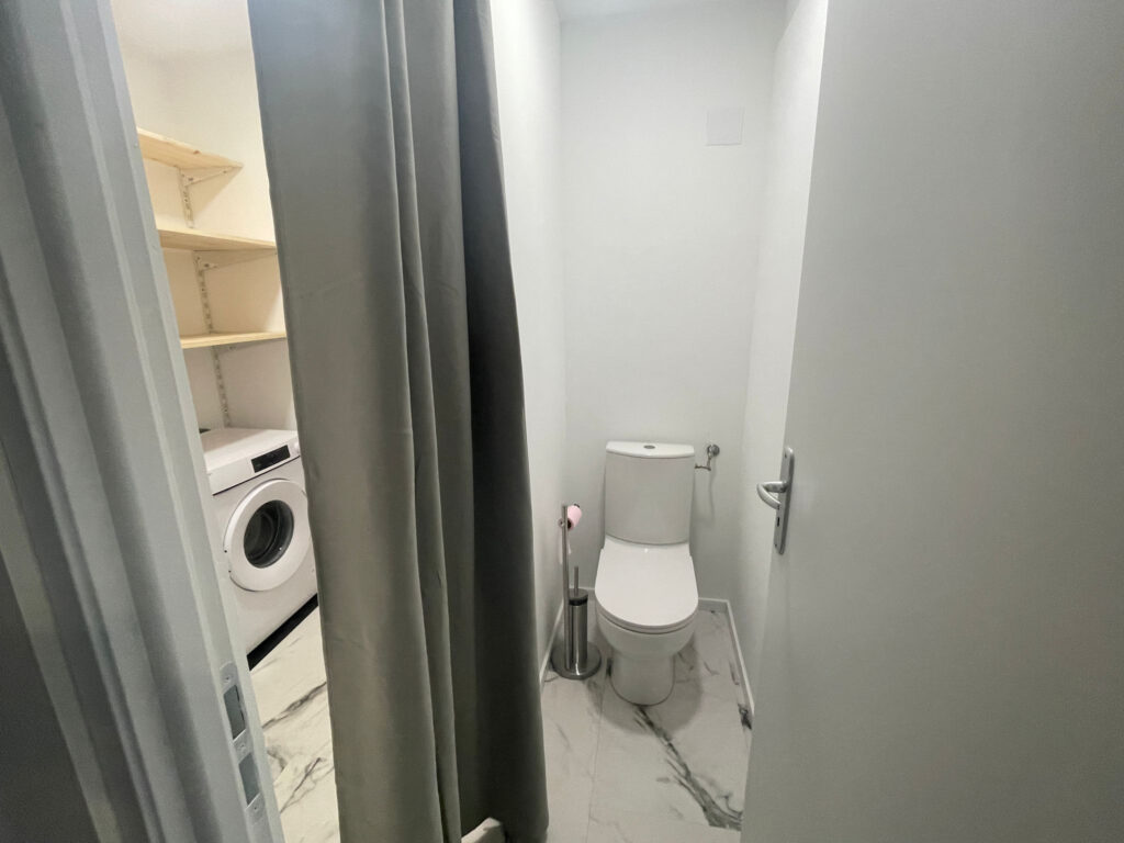 Maison de village rénovée avec climatisation louée meublée