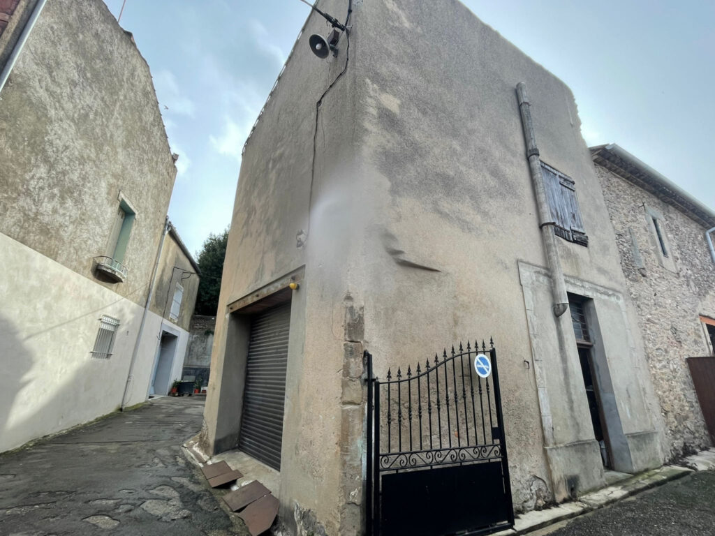 Garage viabilisé de 134 m2 sur deux niveaux