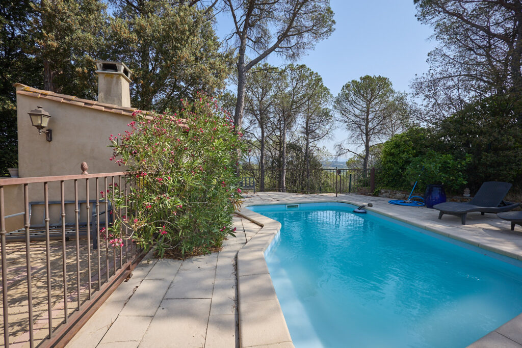 Propriété d&rsquo;Exception avec Vue Panoramique et Piscine   Vill