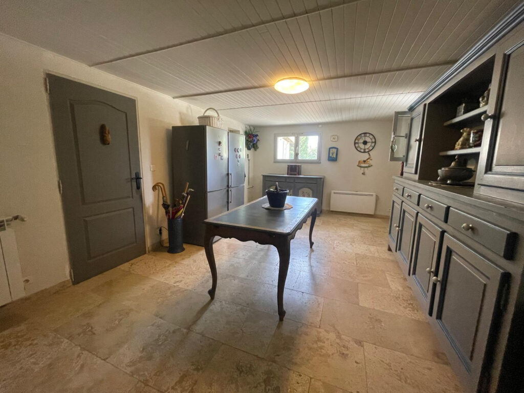 Propriété de charme avec installations équestres   220 m2 su