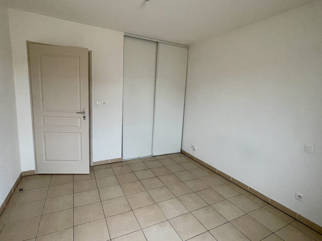 A LOUER, BEZIERS QUARTIER POLYGONE (34)   DANS RESIDENCE SEC
