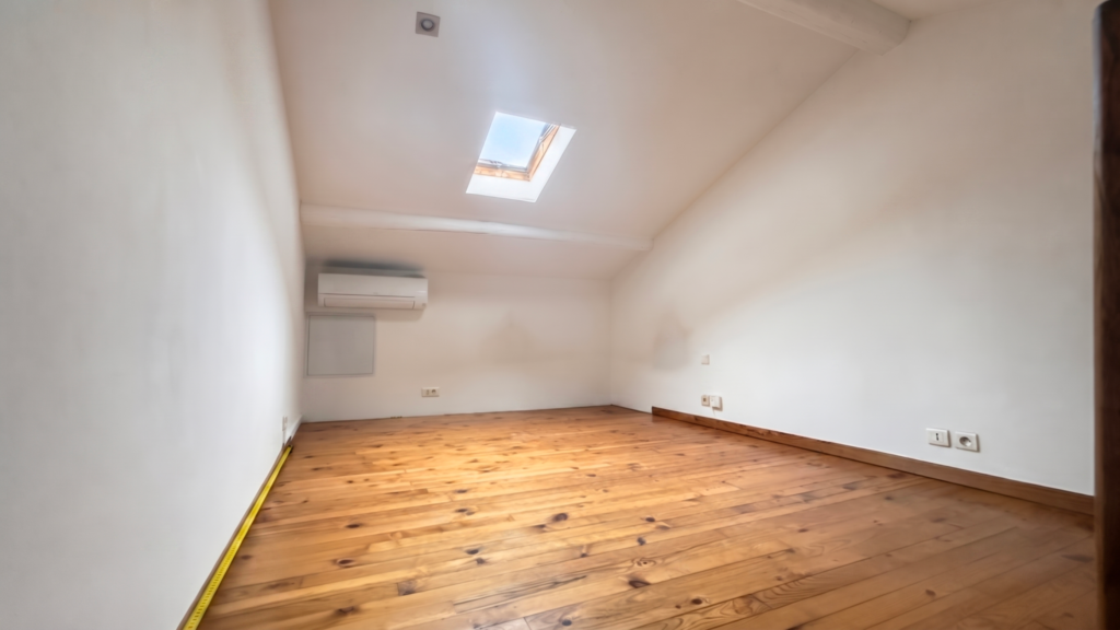 Montpellier   Appartement 2 pièces avec cave et cour privati