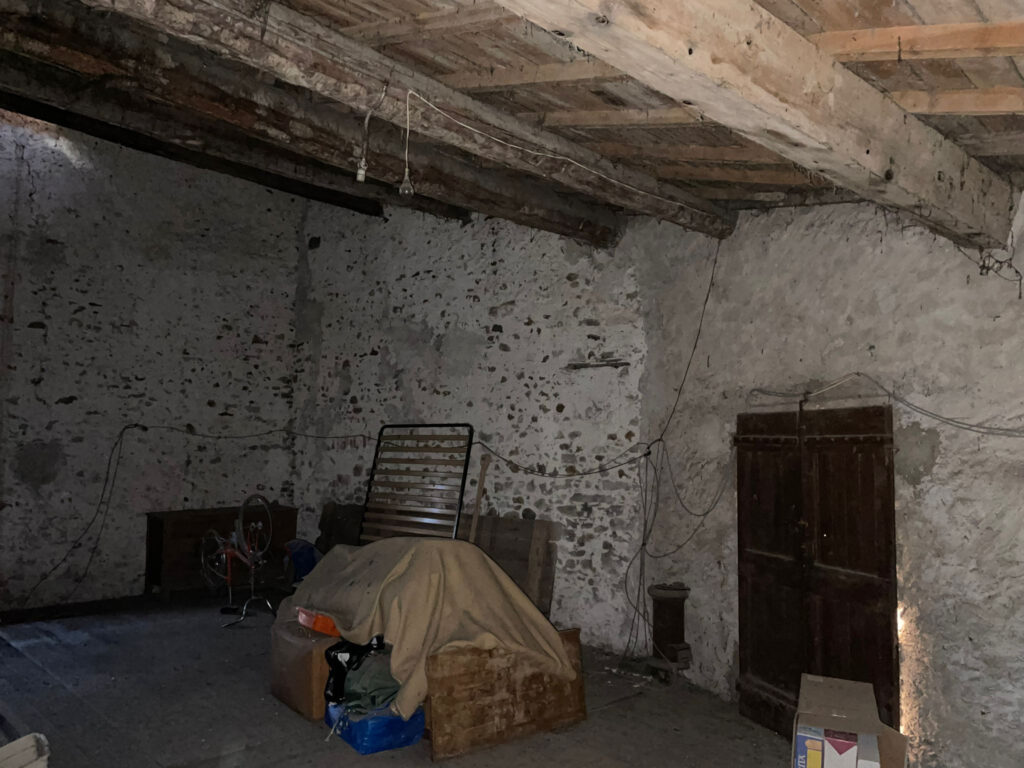 Garage viabilisé de 134 m2 sur deux niveaux