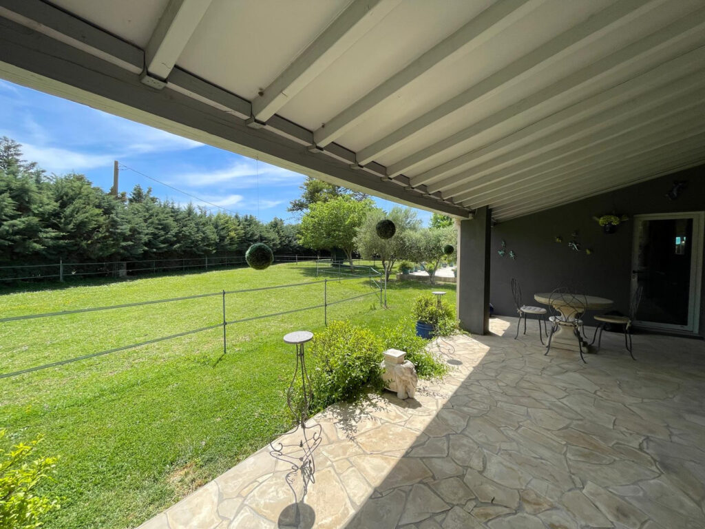 Propriété de charme avec installations équestres   220 m2 su