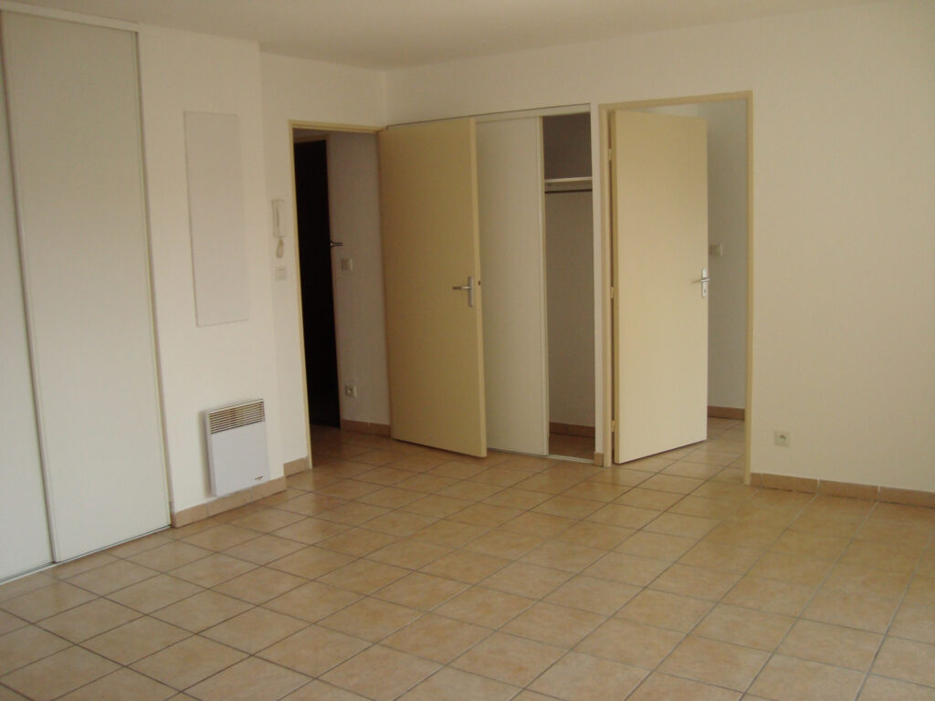 A VENDRE, BEZIERS QUARTIER POLYGONE (34)   DANS RESIDENCE SE