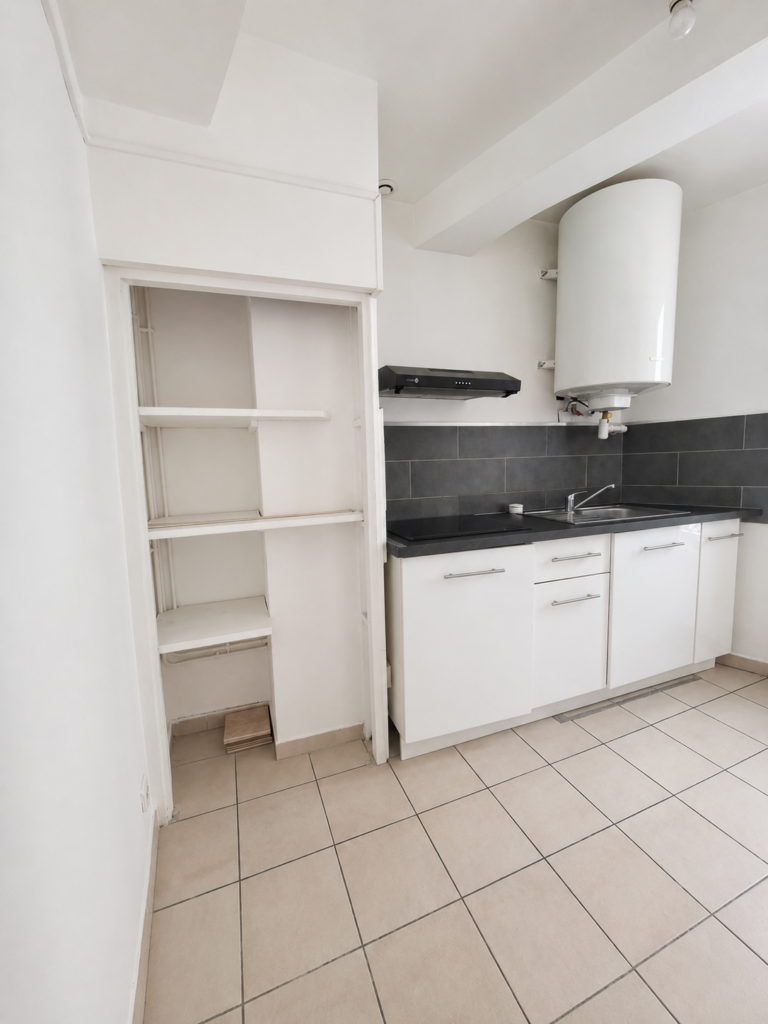 À LOUER   APPARTEMENT T2 DE 31 M2 EN CENTRE-VILLE HISTORIQUE