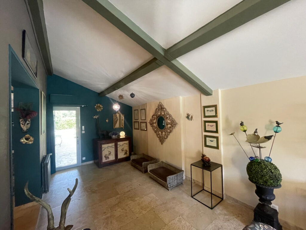 Propriété de charme avec installations équestres   220 m2 su