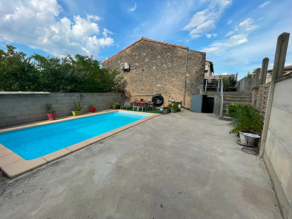 NOUVEAUTÉ À CAPENDU   MAISON 140 M2 AVEC PISCINE, GARAGE ET