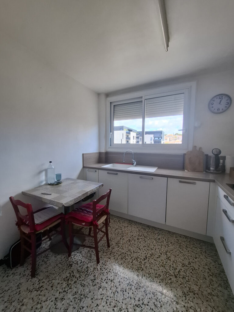 À VENDRE   APPARTEMENT T3 LUMINEUX AVEC TERRASSE, BOX EN SOU