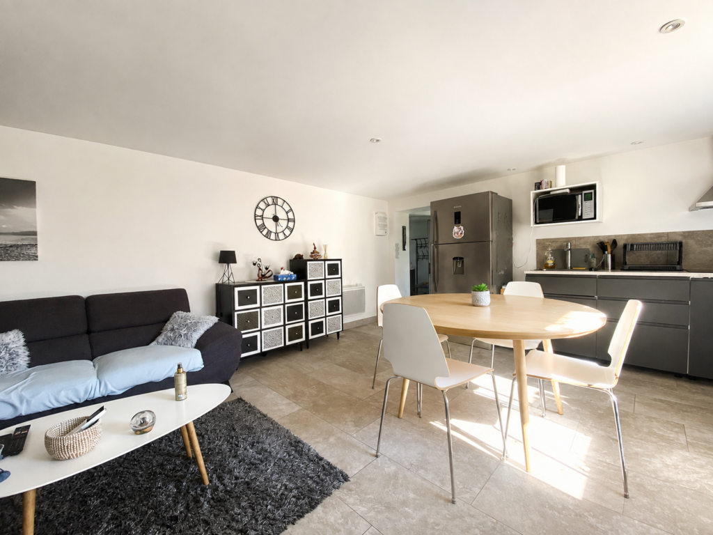 BELLEGARDE   Villa familiale avec vue dégagée, piscine, dépe
