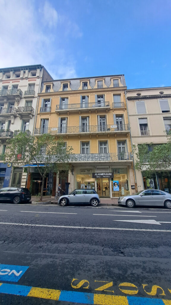 A LOUER   BÉZIERS CENTRE-VILLE (34)   IMMEUBLE BOURGEOIS   A