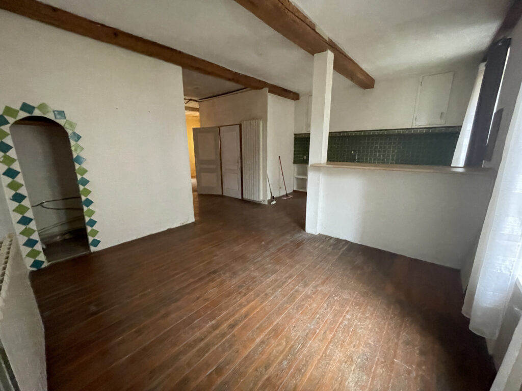 Maison 122 m2 avec garage 72 m2 et terrasse sans vis-à-vis