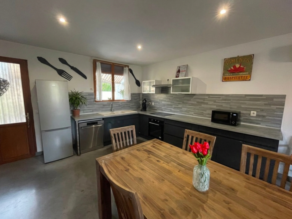 NOUVEAUTÉ À CAPENDU   MAISON 140 M2 AVEC PISCINE, GARAGE ET