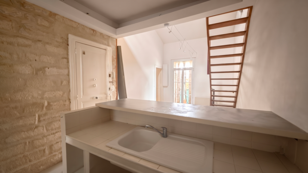 Montpellier   Appartement 2 pièces avec cave et cour privati