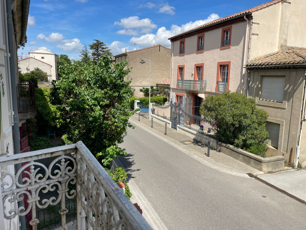 Maison familiale 136 m2 + 90 m2 de garages et dépendances