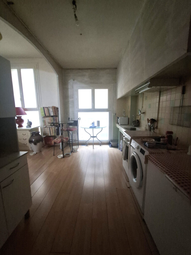 À VENDRE   BEZIERS -APPARTEMENT DE COUR PRIVATIVE